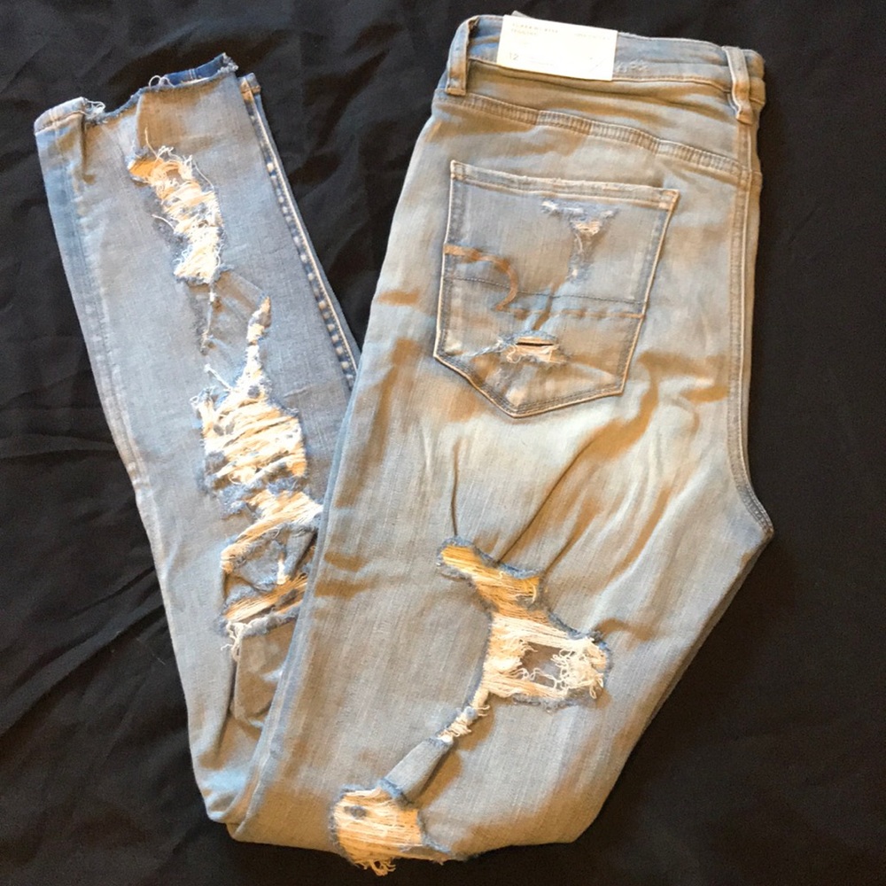 SUPER DISTRESSED BLUE JEANS!